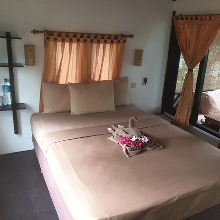 Ana Warung & Bungalows Gili Meno Extérieur photo