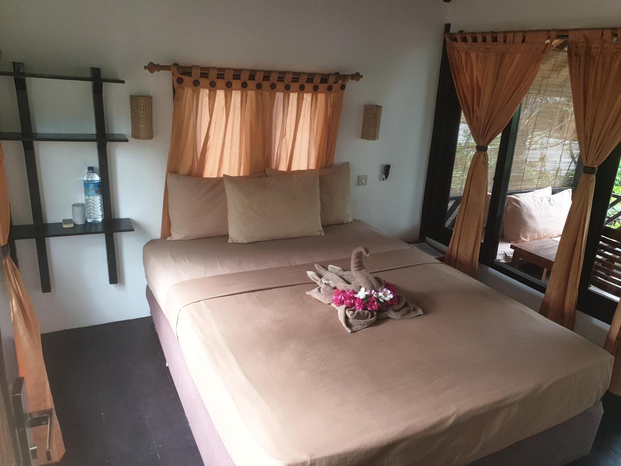 Ana Warung & Bungalows Gili Meno Extérieur photo